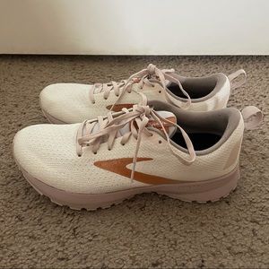 Brooks Revel 4 Pink/Orange Shoes